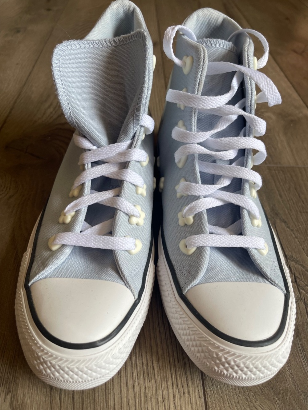 Converse High Tops - Picture 3 of 8